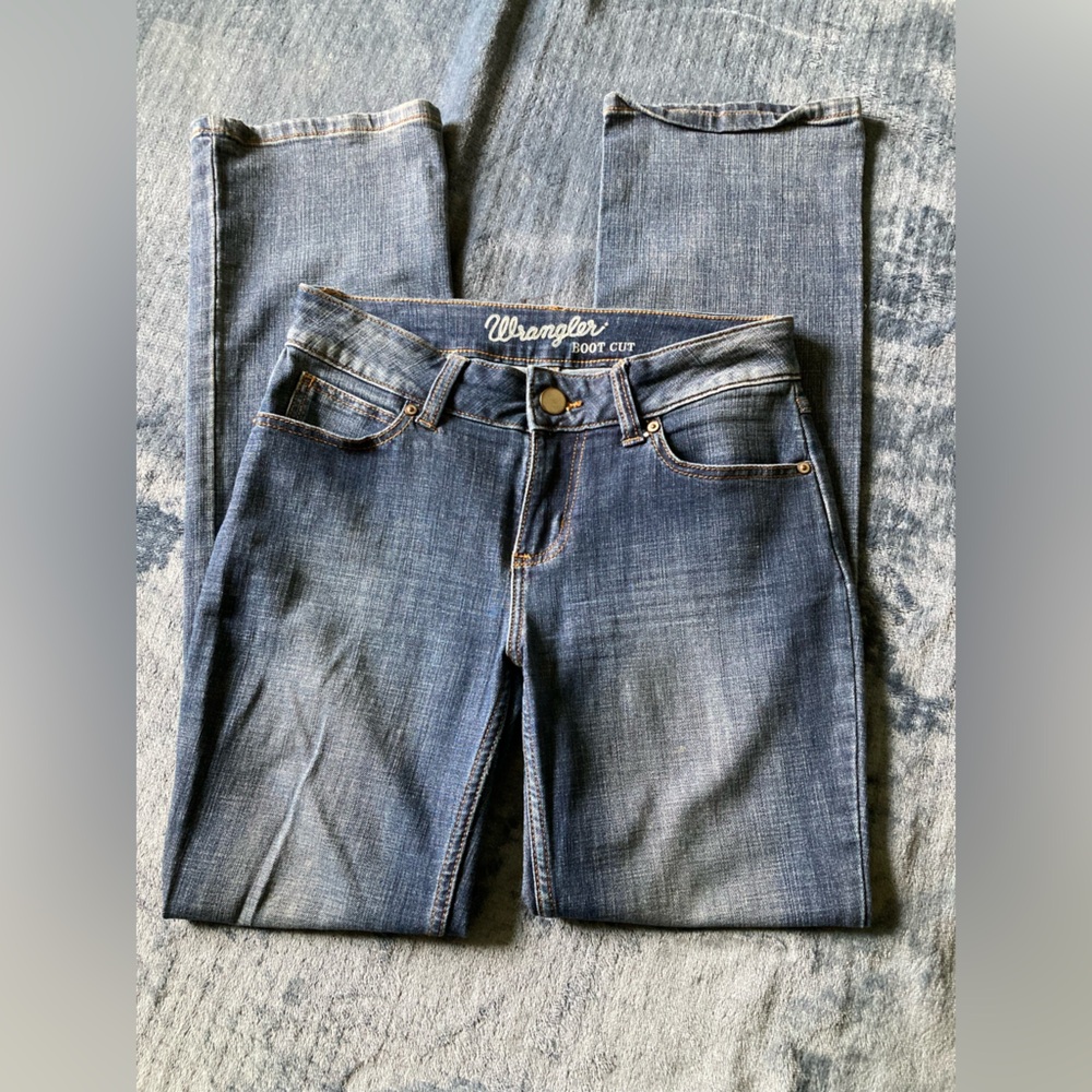 Wrangler Women's Blue Denim Jeans, bootcut, size 5 x 32